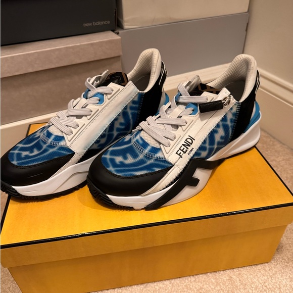 Fendi Flow sneaker 
White & blue Lycra® low top - Picture 2 of 6